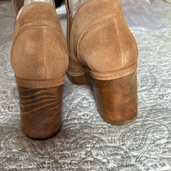 Matisse Jolie Platform Bootie in Tobacco Suede Size 9 - Picture 5 of 5